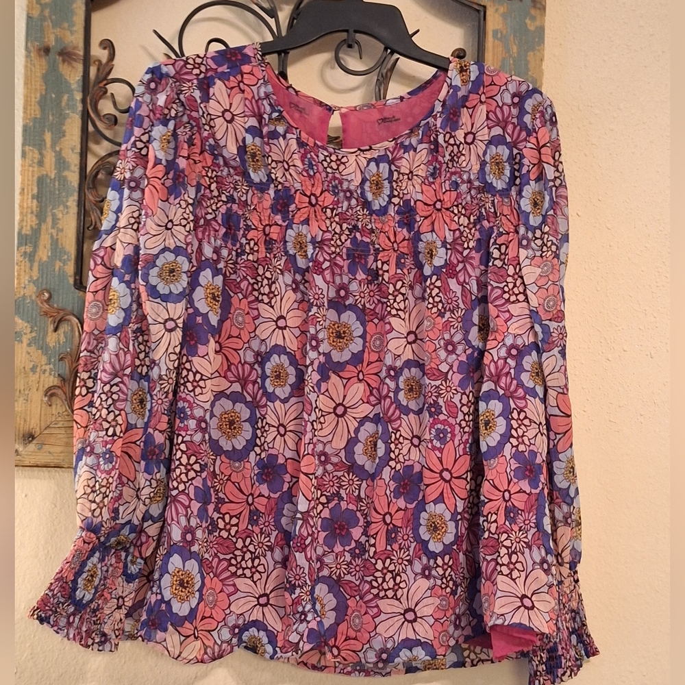 Floral Women's Blouse in Pink and Purple. Size 1X